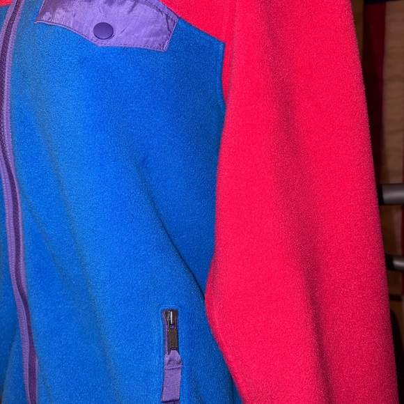 Patagonia Women’s Colorblock Fleece Jacket in Pink & Blue - Picture 5 of 8